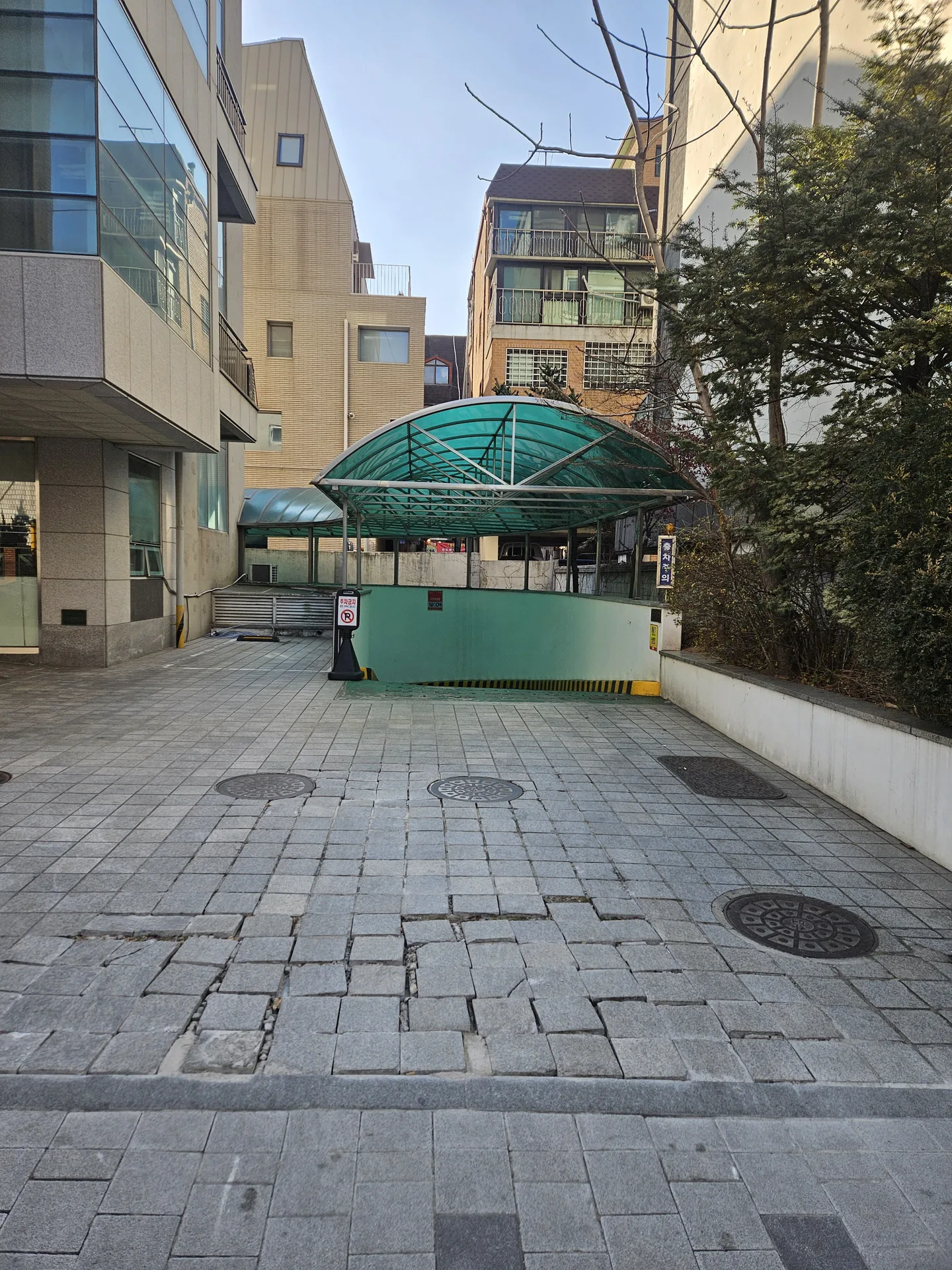 노후파손 대리석보수 시공 전 현장