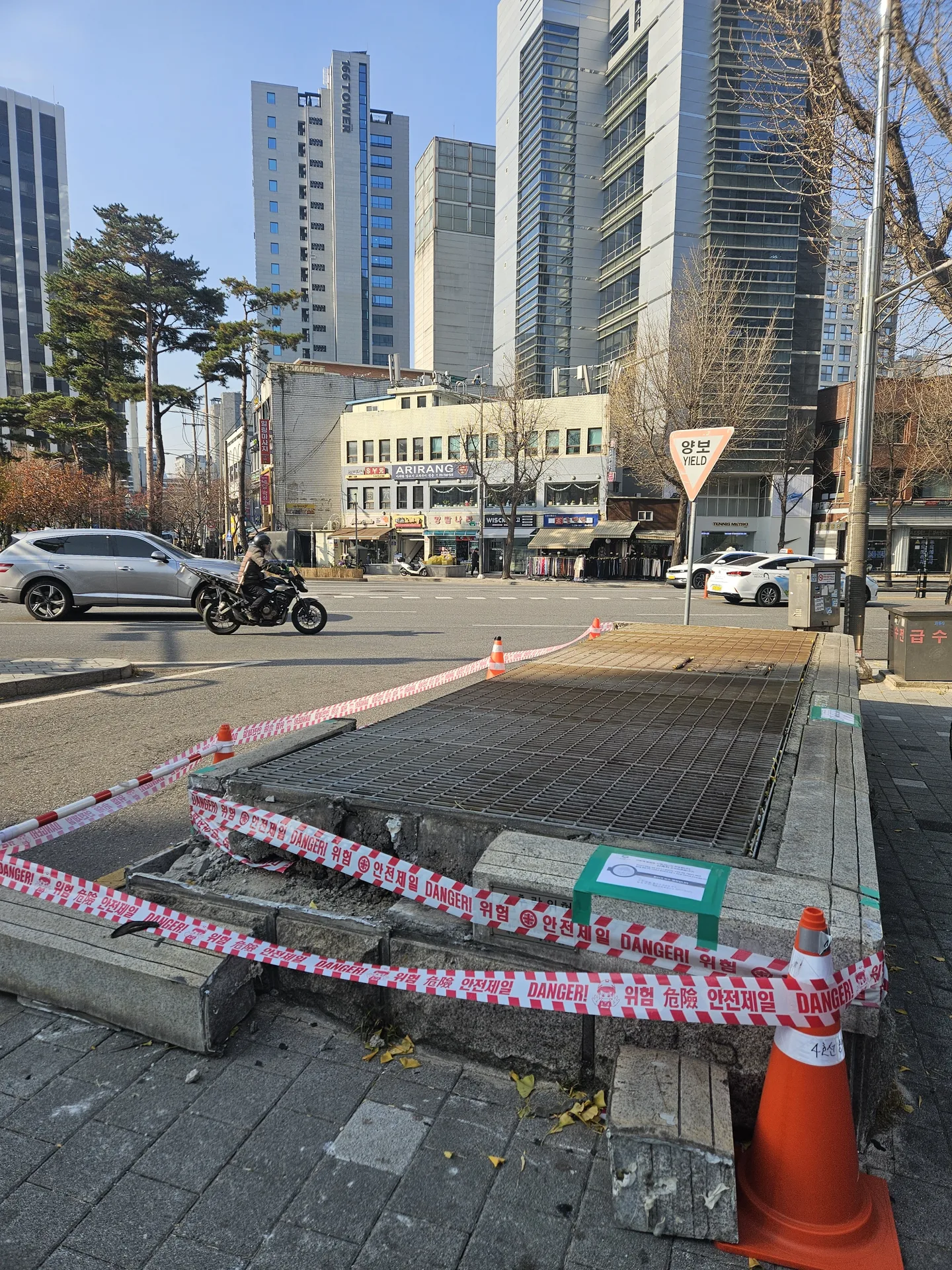 동결파손 대리석보수 시공 전 현장