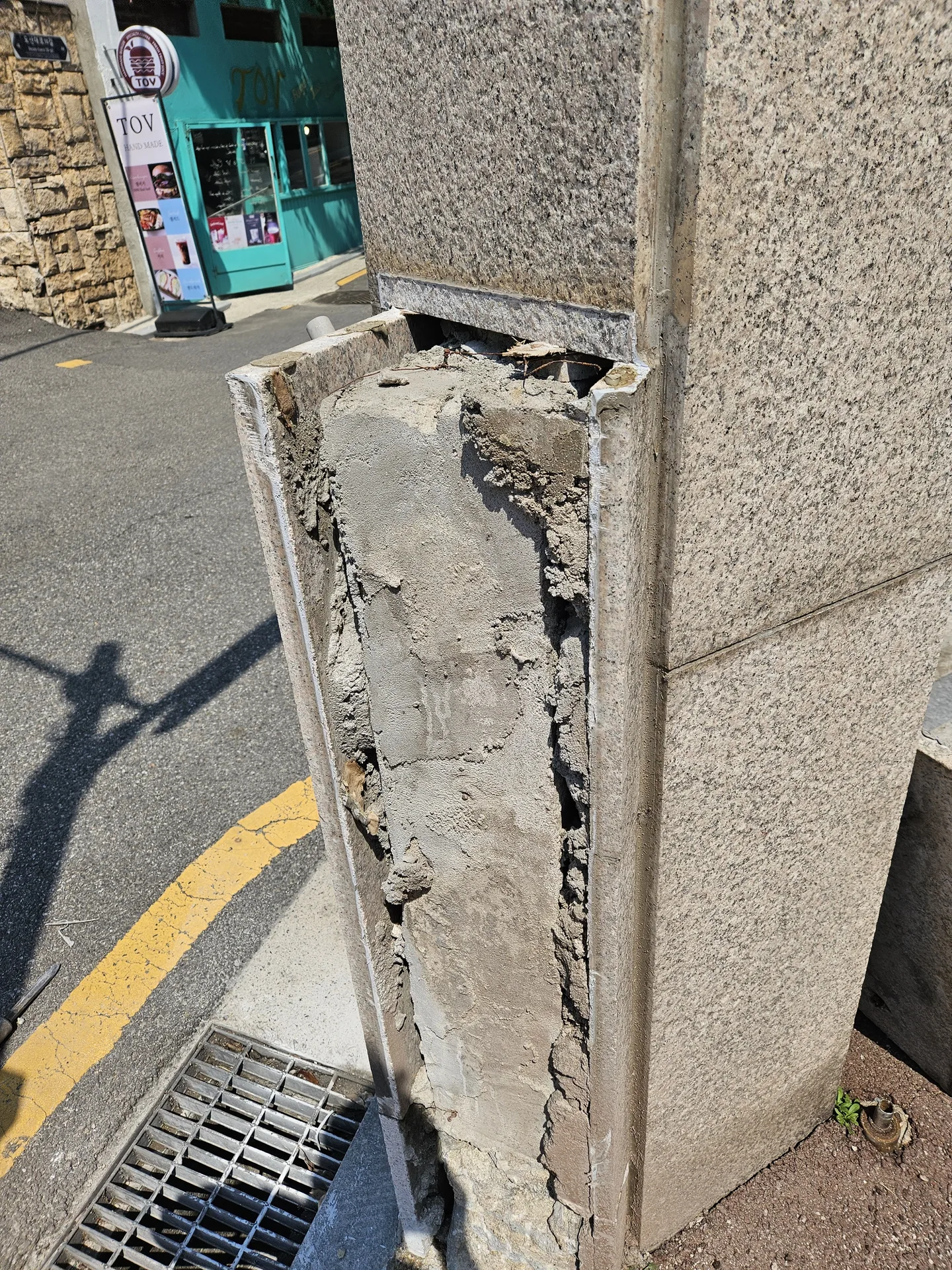 의정부 낙하충격 대리석 파손 에폭시 복원 시공 전 현장 사진